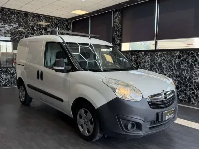 Usata Opel Blitz 95 CV (69 kW) 2016 Bianco Furgone