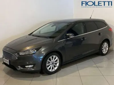 Usata Ford Focus Titanium 120 CV (88 kW) 2016 Grigio Station wagon