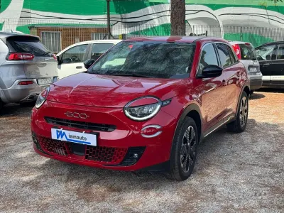 Usata Fiat 600 La Prima 110 CV (80 kW) 2025 Rosso SUV