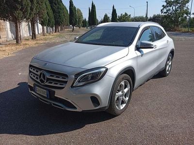 Mercedes GLA220