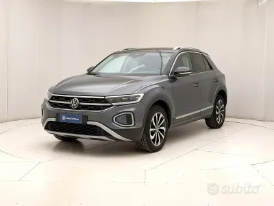 Usata VW T-Roc Style 110 CV (80 kW) 2023 Nero SUV