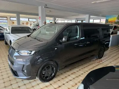 Usata Fiat Ulysse 130 kW (177 CV) 2025 Grigio scuro Monovolume