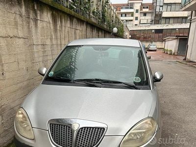 Usata Lancia Ypsilon 75 CV (55 kW) 2006 Grigio Utilitaria