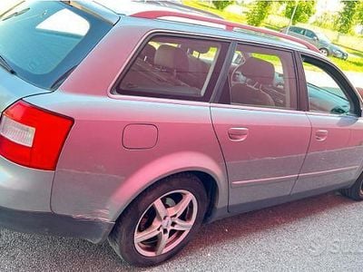 Usata Audi A4 130 CV (95 kW) 2002 Grigio Station wagon