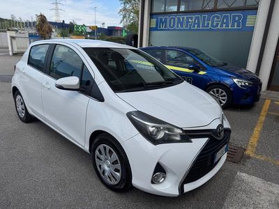 Usata Toyota Yaris 69 CV (50 kW) 2015 Bianco Utilitaria