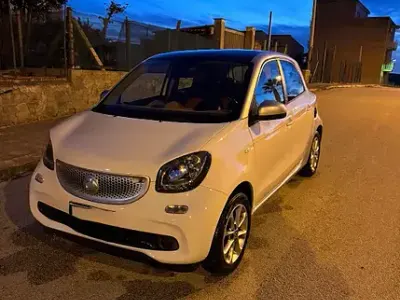 Usata Smart ForFour 61 CV (44 kW) 2015 Utilitaria