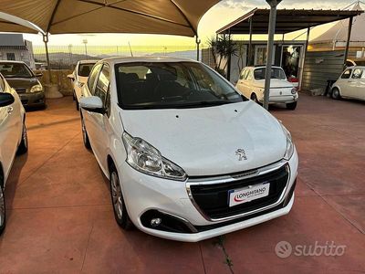 Usata Peugeot 208 Active 101 CV (74 kW) 2019 Bianco Utilitaria