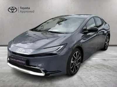 Usata Toyota Prius Plug-in Hybrid Lounge 222 CV (163 kW) 2025 Grigio Utilitaria