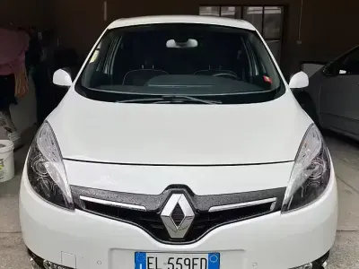 Usata Renault Scénic III 110 CV (80 kW) 2012 Bianco Monovolume