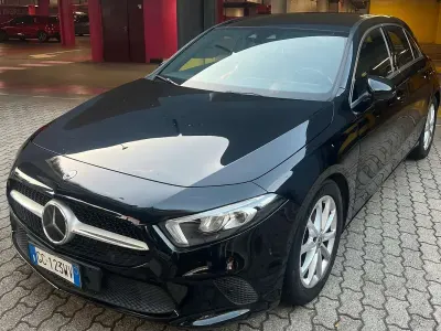 Usata Mercedes A180 116 CV (85 kW) 2019 Nero Berlina