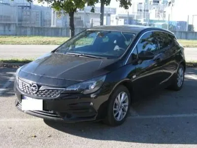Usata Opel Astra Business Elegance 122 CV (89 kW) 2021 Nero Berlina