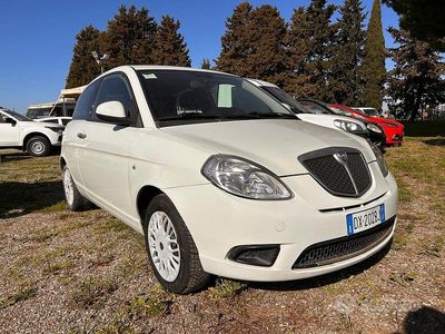 Usata Lancia Ypsilon 77 CV (56 kW) 2009 Beige Utilitaria