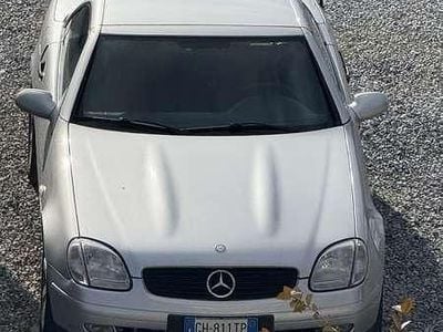 Usata Mercedes SLK230 209 CV (153 kW) 1998 Argento Cabrio