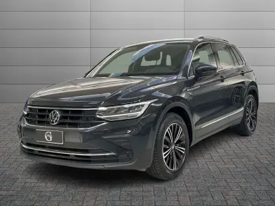 Usata VW Tiguan Life 122 CV (89 kW) 2023 Grigio SUV