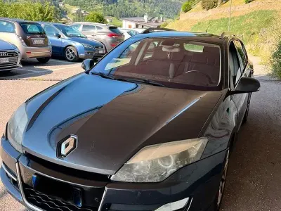 Usata Renault Laguna 150 CV (110 kW) 2016 Grigio Station wagon