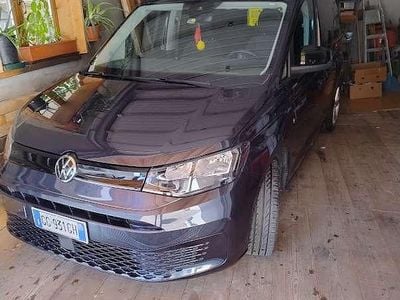 Usata VW Caddy 102 CV (75 kW) 2021 Blu/azzurro Monovolume