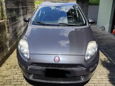 Usata Fiat Punto Easy 69 CV (50 kW) 2012 Grigio Utilitaria