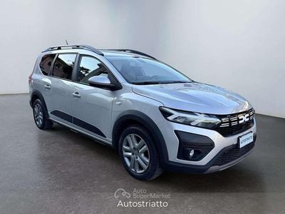 Usata Dacia Jogger Expression 101 CV (74 kW) 2023 Argento Monovolume