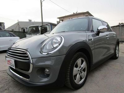Usata Mini Cooper 102 CV (75 kW) 2017 Grigio metallizzato Utilitaria