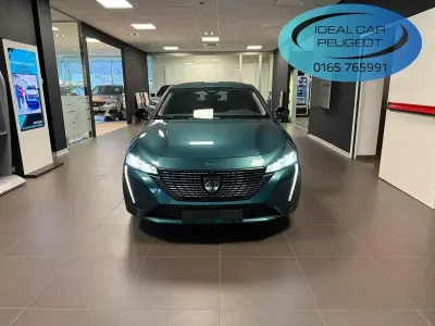 Usado Peugeot 308 Allure 131 CV (96 kW) 2022 Verde Berlina