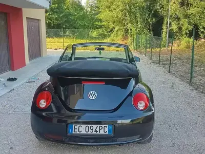 Usata VW New Beetle 105 CV (77 kW) 2009 Nero Utilitaria