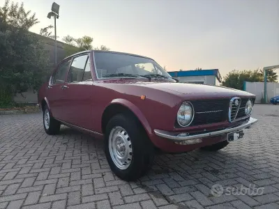 Usata Alfa Romeo Alfetta 109 CV (80 kW) 1970 Viola Berlina