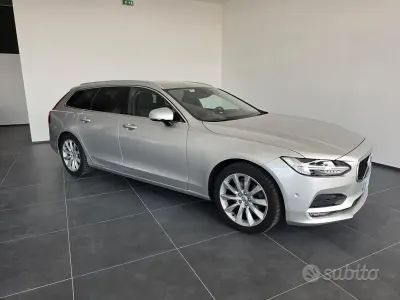 Begagnad Volvo V90 Momentum 190 HK (139 kW) 2017 Grå Kombi