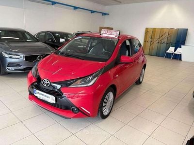 Usata Toyota Aygo Cool 69 CV (50 kW) 2017 Rosso Utilitaria
