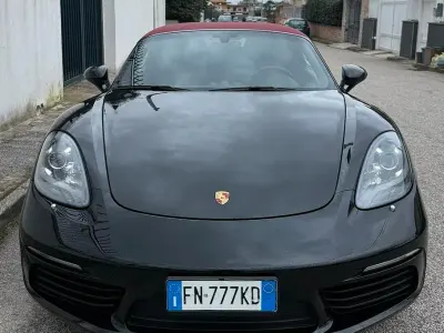 Usata Porsche 718 Boxster 300 CV (220 kW) 2018 Nero Cabrio