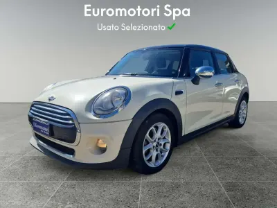 Usata Mini Cooper D 116 CV (85 kW) 2015 Beige Utilitaria