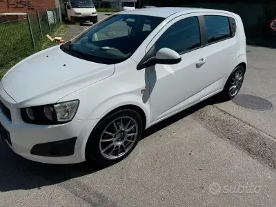 Usata Chevrolet Aveo 86 CV (63 kW) 2011 Bianco Utilitaria