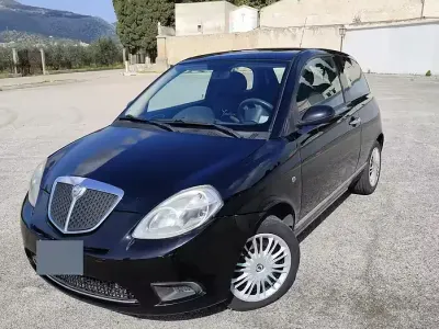 Usata Lancia Ypsilon 75 CV (55 kW) 2007 Nero Utilitaria