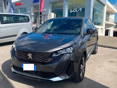 Usata Peugeot 3008 Allure 130 CV (95 kW) 2023 Grigio SUV