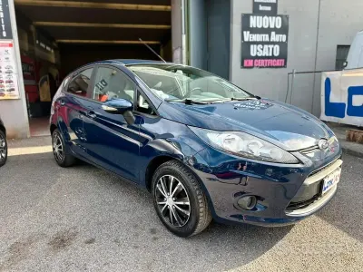 Usata Ford Fiesta Titanium 70 CV (51 kW) 2011 Bluazzurro Berlina
