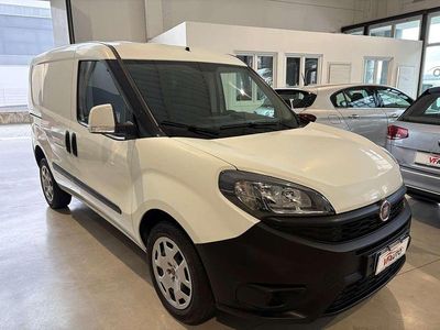 Begagnad Fiat Doblò Lounge 120 HK (88 kW) 2022 Vit Minibuss
