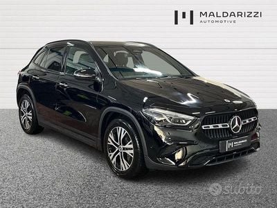 Usado Mercedes GLA200 Advanced Plus 150 CV (110 kW) 2023 Negro SUV