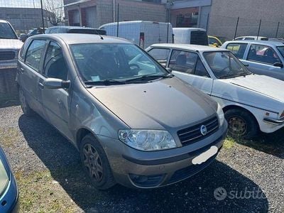 Usata Fiat Punto Dynamic 60 CV (44 kW) 2005 Grigio Utilitaria