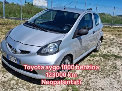 Begagnad Toyota Aygo 67 HK (49 kW) 2007 Grå Halvkombi