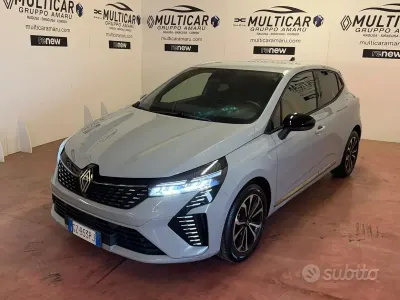 Usata Renault Clio V Techno 91 CV (66 kW) 2025 Grigio Berlina