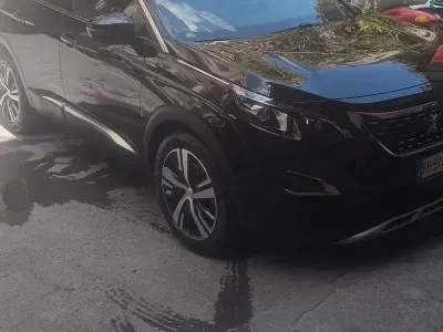 Usata Peugeot 3008 GT-line 120 CV (88 kW) 2018 Nero SUV