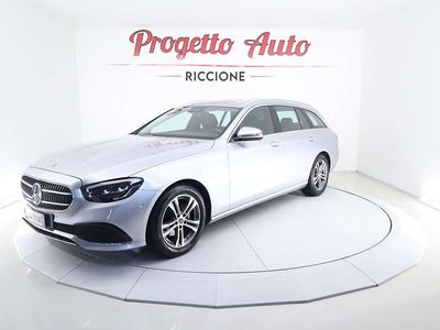 Usata Mercedes E200 Business 160 CV (117 kW) 2023 Grigio high tech Station wagon