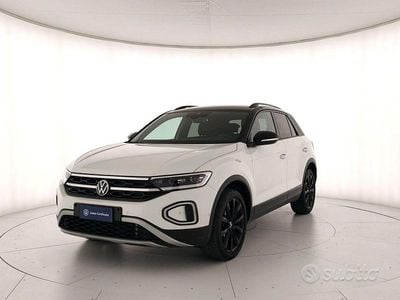 Usata VW T-Roc Style 150 CV (110 kW) 2023 Pure white nero SUV