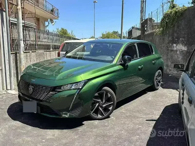 Usata Peugeot 308 131 CV (96 kW) 2023 Verde Berlina
