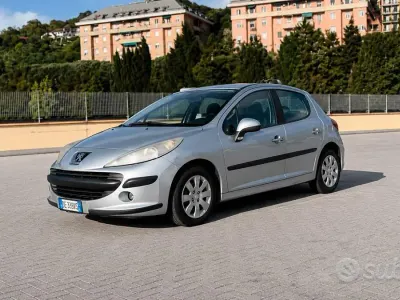 Käytetty Peugeot 207 68 HP (50 kW) 2008 Harmaa Sedan