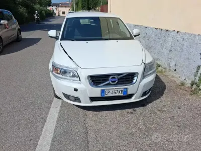 Usata Volvo V50 R-Design 115 CV (84 kW) 2012 Bianco Station wagon