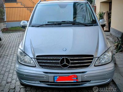 Usata Mercedes Viano 150 CV (110 kW) 2009 Grigio Monovolume