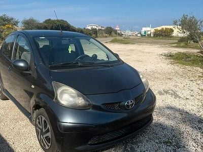 Brugt Toyota Aygo 68 HK (50 kW) 2006 Sort Hatchback