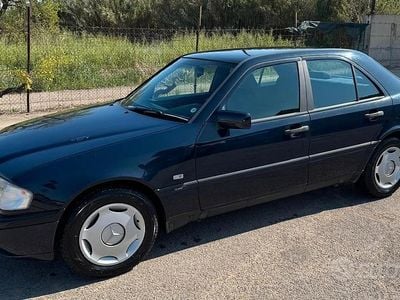 Usata Mercedes C250 150 CV (110 kW) 1996 Blu Berlina