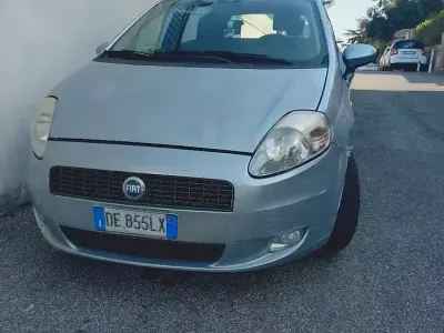 Usata Fiat Grande Punto 65 CV (47 kW) 2006 Grigio Utilitaria