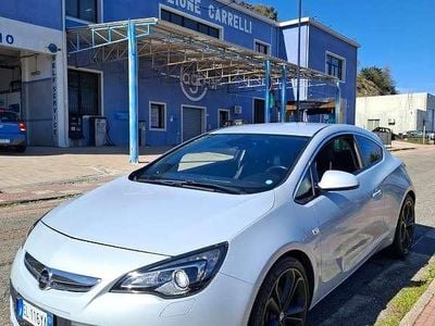 Usata Opel Astra Cosmo 165 CV (121 kW) 2012 Grigio Coupé